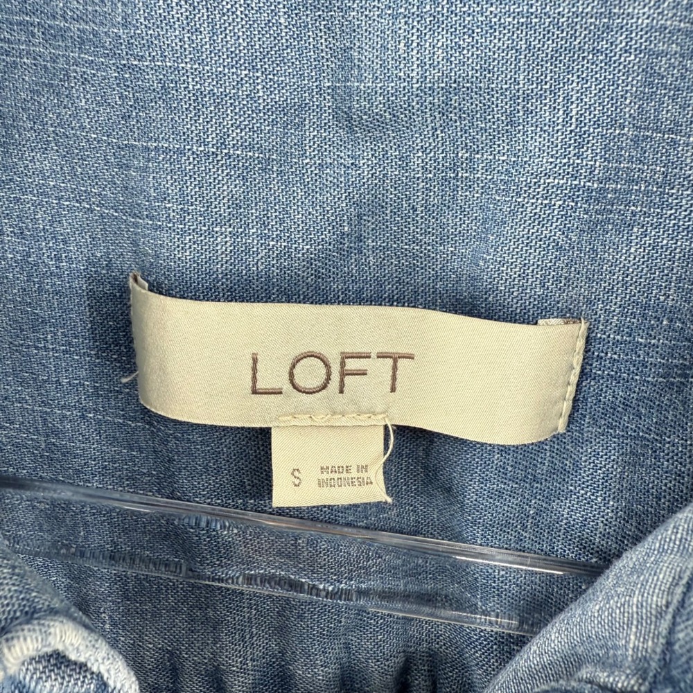 LOFT Blue Denim Button-Front Short Sleeve Blouse - Picture 5 of 7
